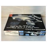 STAR TREK USS ENTERPRISE AMT MODEL NEW