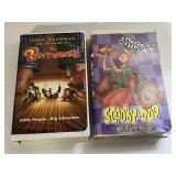 2 VHS THE BORROWERS, SCOOBY DOO IN ARABIAN NIGHTS