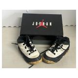 MICHEAL JORDAN YOUTH HIGH TOP SNEAKERS SIZE 6