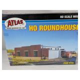 HO ROUNDHOUSE MODEL