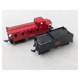 HO CABOOSE + COAL CAR