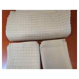 Queen-Size Quilted Bedspread Set