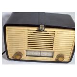 Philips Model P133 Tube Radio, Circa 1940s