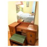 Vermont Furniture Vanity With Mirror