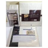 Steven and Chris Tablecloth Set
