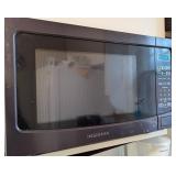 Insignia Countertop Microwave Oven