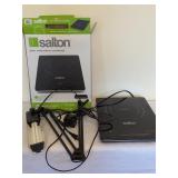 Salton Induction Cooktop and a Desk Lamp