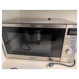 Panasonic The Genius 1100W Microwave Oven