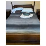 Traditional Stained Hardwood Full Size Bed Frame
