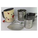 VTG Metal Flour Sifters & Scoop