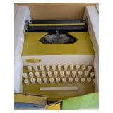 Marx 200 Toy Typewriter