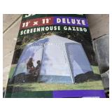 Spalding 11' x 11' Screenhouse