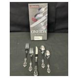 Oneida 5 Piece Place Setting Heirloom