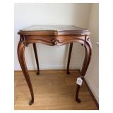 Side Table 19' x 25'T