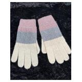 Womenï¿½s Tricolored Knit Winter Gloves