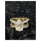 Vintage Gold Toned Ring with Teardrop Stone