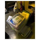 Plastic totes with lids