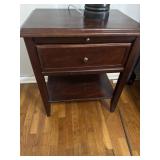 End table approximately 2ï¿½
