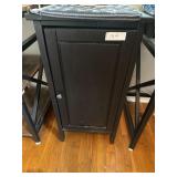 Little stand with door approximately 2ï¿½