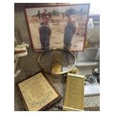 Lot with three wall hanging pictures and a Marcel