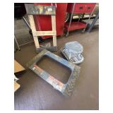 2 mover dollyï¿½s and a wheeled seat.