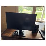 Monitor with speakers