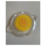 Vintage Pyrex daisy lid