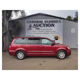 2014 Chrysler Town and Count RUNS/MOVE Touring