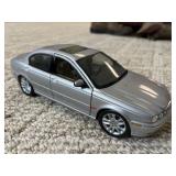 Maisto 118th scale Model Car-2001 Jaguar X Type