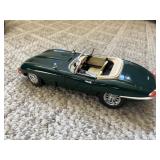 Burago, Italy 118th scale Model Car- 1961 Jaguar