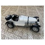 Burago, Italy, 118th scale Model Car-Mercedes