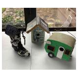 3 Bird Houses: Metropolitan Opera House, Cowboy Bo