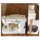 Toyota Model FSG325 Sewing Machine w Accessories