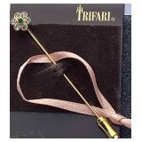 Crown Trifari Gold-Toned Rhinestone Flower Stick P
