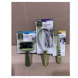 Safari Dog Grooming Tools: Curved Slicker,...