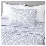 Amazon Basics Lightweight Super Soft Easy Care...