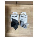 Feetures Elite Max Cushion Socks Small