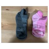Feetures Athletic Socks PinkGray Medium