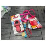 KONG Puppy Pacifier Leash Bundle