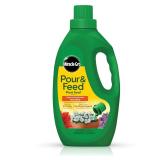 Miracle-Gro Pour & Feed Plant Food, 32 fl. oz.