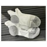 Feetures Performance Ankle Socks Small WhiteGrey
