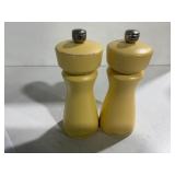 Cole and Mason Yellow Salt and Pepper Mill Set