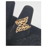 18k Gold Ring +/-