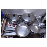 Stainless Steel Cookware Set with Lids and Accesso
