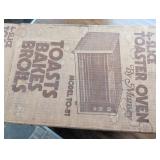 4-Slice Toaster Oven Model TO-31 by Muncy in Origi