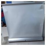 Portable Retractable Projector Screen with Metal H