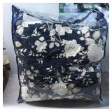 Floral Patterned Throw with Carry Bag