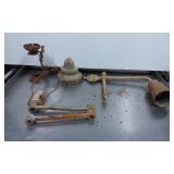 Antique Wall Mount Oil Lamp Fixture with Decorativ