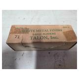 100 Talon Size 3 White Metal Zipper Sliders, Model