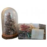 Decorative Miniature Christmas Tree in Glass Dome